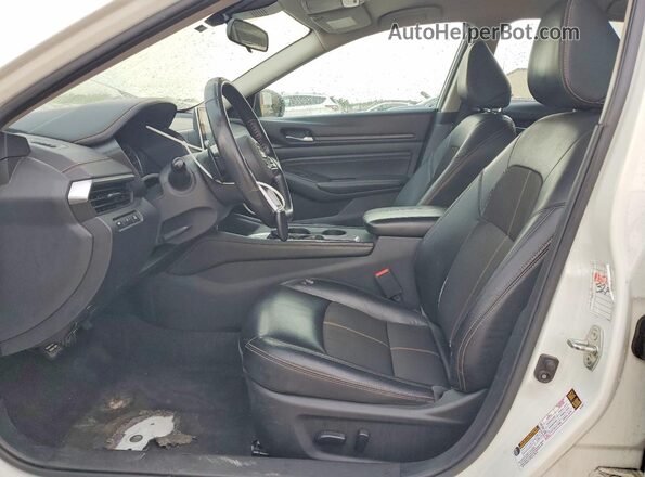 1N4BL4CV9MN378119 2021 NISSAN ALTIMA White Front interior view
