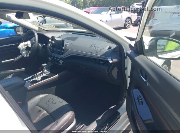 1N4BL4CV9PN398763 2023 NISSAN ALTIMA White Front interior view