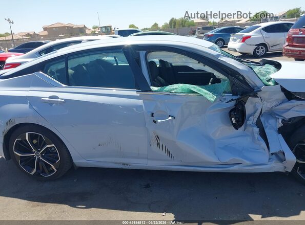 1N4BL4CV9RN324679 2024 NISSAN ALTIMA Light Blue Vista interior trasera