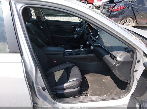 1N4BL4CVXNN326533 2022 NISSAN ALTIMA Silver Widok wnętrza z przodu