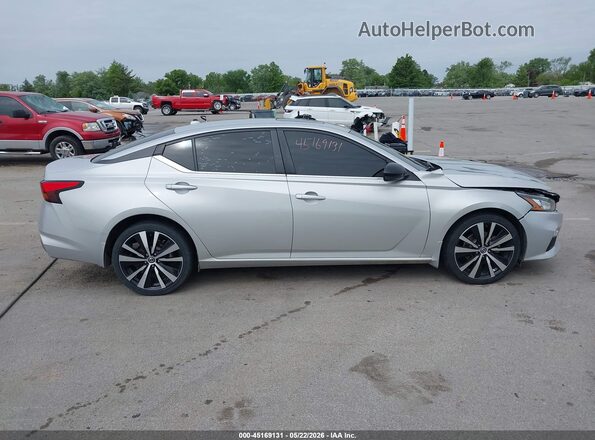 1N4BL4CW7MN421624 2021 NISSAN ALTIMA Silver Rear interior view