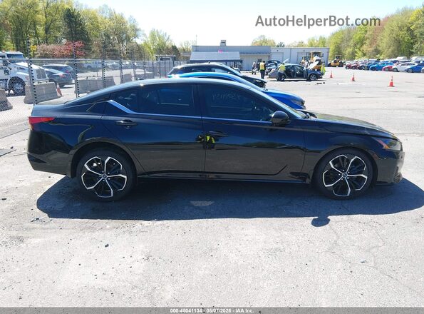 1N4BL4CW8RN400188 2024 NISSAN ALTIMA Black Вид задньої частини салону