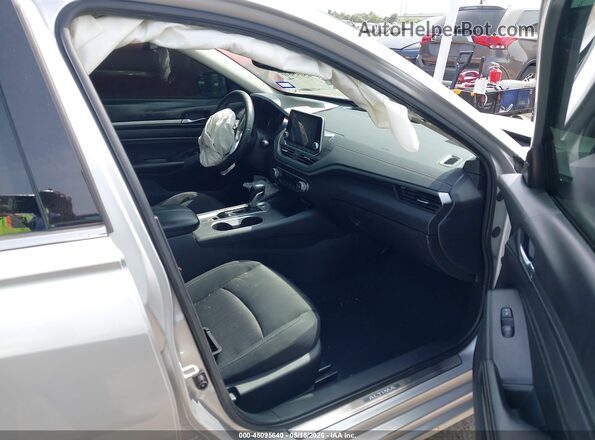 1N4BL4DV2KC127403 2019 NISSAN ALTIMA Silver Widok wnętrza z przodu