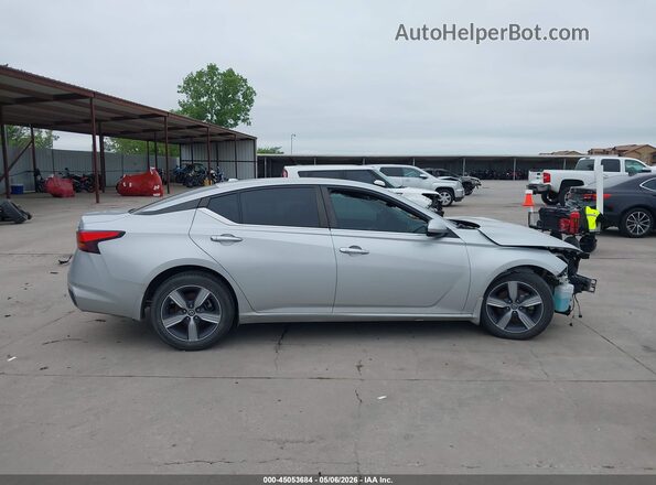 1N4BL4DV2MN329861 2021 NISSAN ALTIMA Silver Widok wnętrza z tyłu