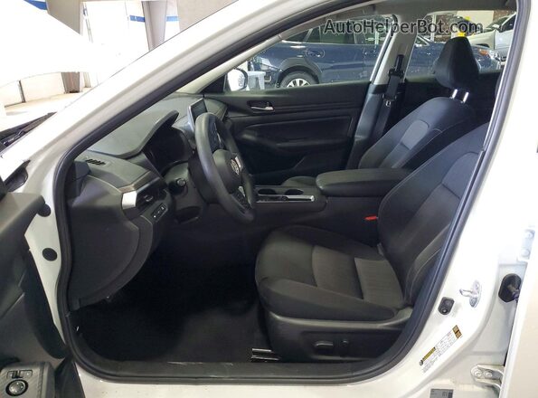 1N4BL4DV2SN324589 2025 NISSAN ALTIMA White Widok wnętrza z przodu
