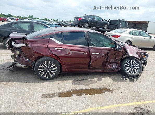 1N4BL4DV3RN357031 2024 NISSAN ALTIMA Maroon Вид задньої частини салону