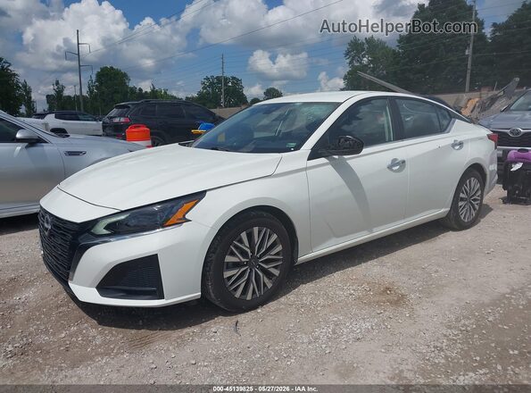 1N4BL4DV3SN313679 2025 NISSAN ALTIMA White წინა მარცხენა ხედი სამი მეოთხედიდან