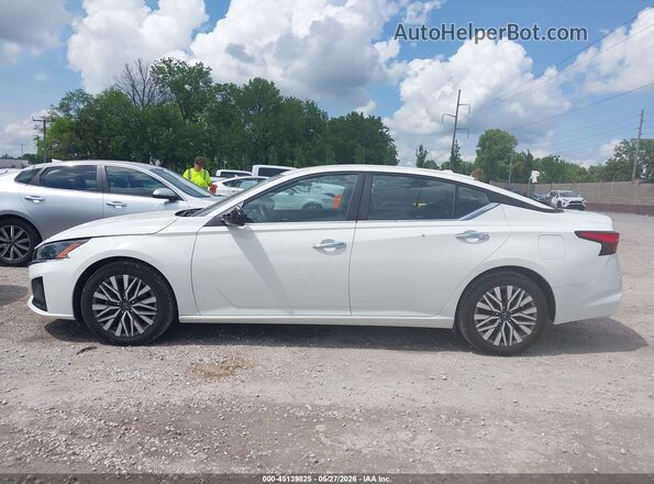 1N4BL4DV3SN313679 2025 NISSAN ALTIMA White სალონის 360-გრადუსიანი ხედი