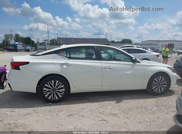 1N4BL4DV3SN313679 2025 NISSAN ALTIMA White უკანა სალონის ხედი