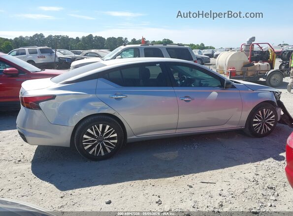 1N4BL4DV5RN328906 2024 NISSAN ALTIMA Silver Вид задньої частини салону