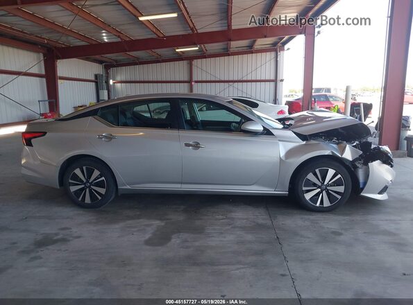 1N4BL4DV8MN409276 2021 NISSAN ALTIMA Silver 360 interior view
