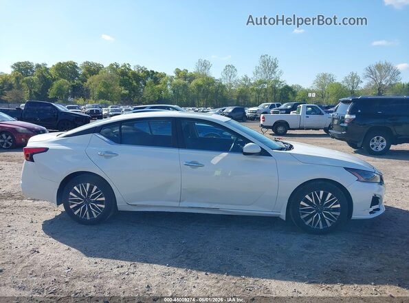 1N4BL4DV9SN335654 2025 NISSAN ALTIMA White Vista interior trasera