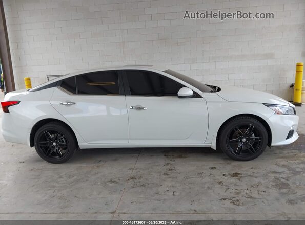 1N4BL4DW3NN340880 2022 NISSAN ALTIMA White Սարքավորումների վահանակի տեսք