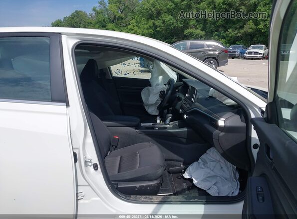 1N4BL4DWXTN320865 2026 NISSAN ALTIMA White Widok wnętrza z przodu