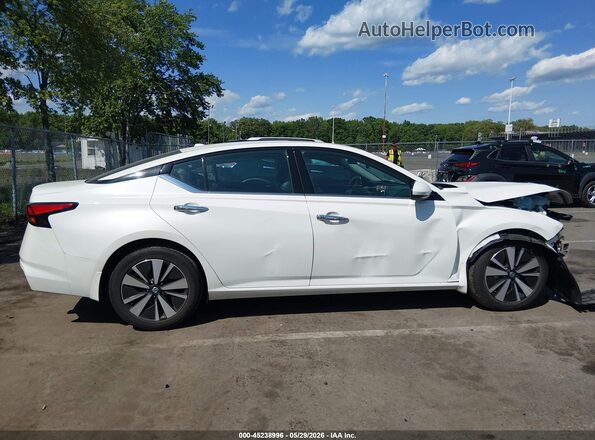 1N4BL4EV2MN418960 2021 NISSAN ALTIMA White Vista interior trasera