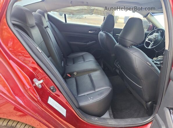 1N4BL4EV3PN334599 2023 NISSAN ALTIMA Red Widok tylnych siedzeń