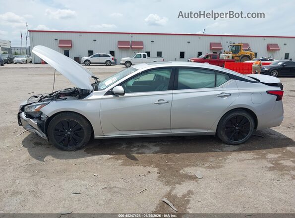 1N4BL4EV8LC181949 2020 NISSAN ALTIMA Silver Widok wnętrza 360 stopni
