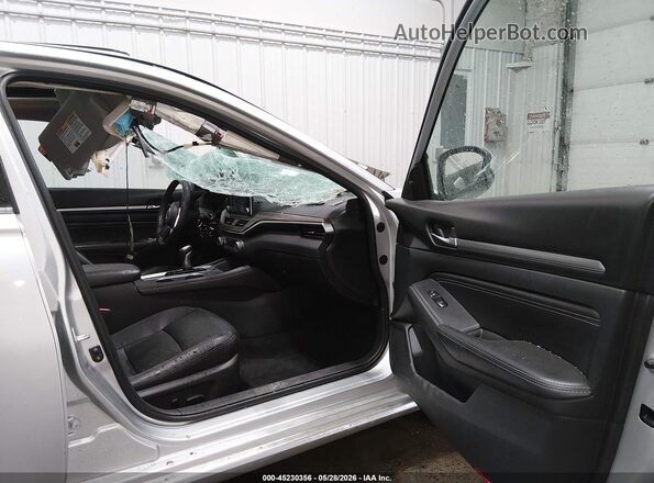 1N4BL4EW5KC178658 2019 NISSAN ALTIMA Silver Widok wnętrza z przodu