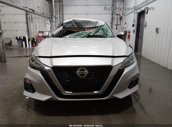 1N4BL4EW5KC178658 2019 NISSAN ALTIMA Silver Widok wnętrza z tyłu