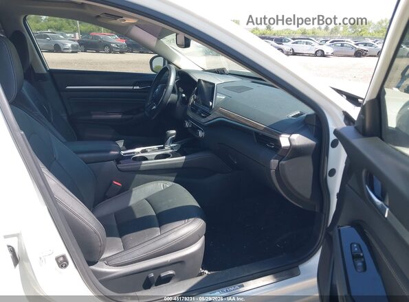 1N4BL4FWXMN353847 2021 NISSAN ALTIMA White Front interior view