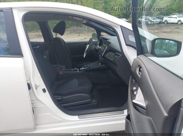 1N4CZ1CV0PC551625 2023 NISSAN LEAF White Widok wnętrza z przodu