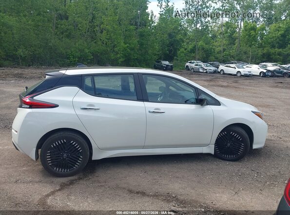 1N4CZ1CV0PC551625 2023 NISSAN LEAF White Widok wnętrza z tyłu
