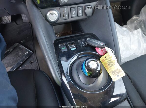 1N4CZ1CV0SC557336 2025 NISSAN LEAF White Dashboard view