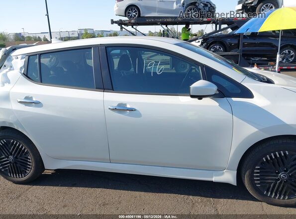 1N4CZ1CV0SC557336 2025 NISSAN LEAF White 360 interior view