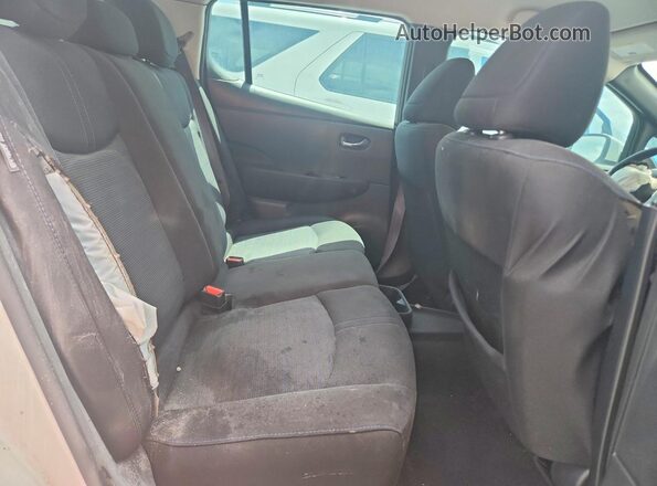 1N4CZ1CV4RC551937 2024 NISSAN LEAF Белый Вид задних сидений