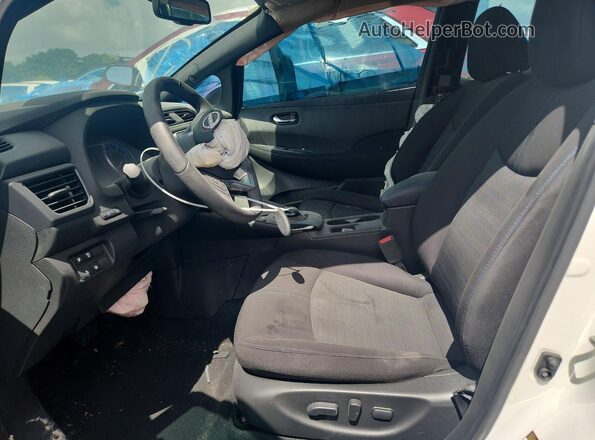 1N4CZ1CV4RC551937 2024 NISSAN LEAF Белый Вид салона спереди