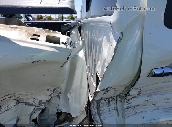 1N6AA1EF1MN535820 2021 NISSAN TITAN White 