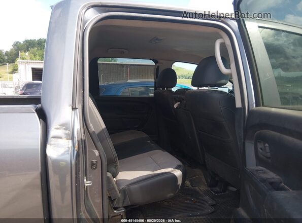 1N6BA1F3XJN540549 2018 NISSAN TITAN XD Gray VIN կոդի պիտակի տեսք