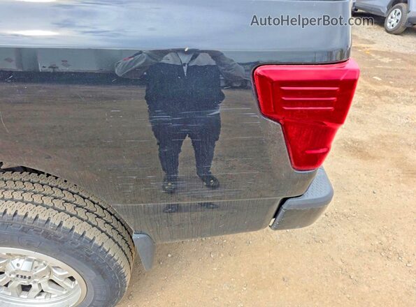1N6BA1F41HN518846 2017 NISSAN TITAN Black Widok naklejki z numerem VIN
