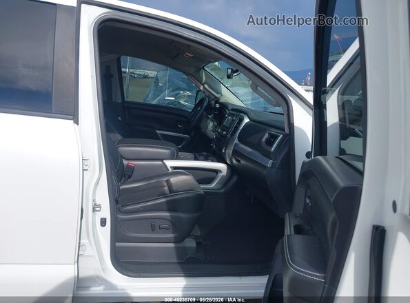 1N6BA1F48GN515554 2016 NISSAN TITAN XD Белый Вид салона спереди