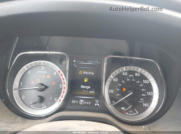 1N6BA1F48HN522067 2017 NISSAN TITAN XD Red Vista de los asientos traseros