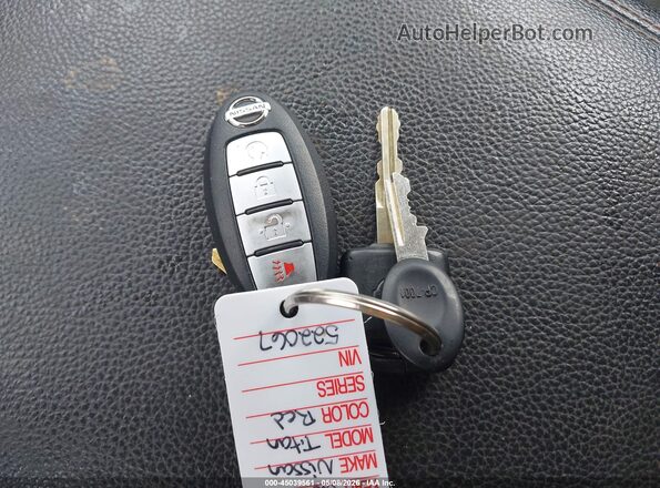 1N6BA1F48HN522067 2017 NISSAN TITAN XD Red Vista del salpicadero