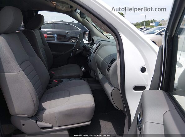 1N6BD0CT2KN796076 2019 NISSAN FRONTIER White Вид салону спереду