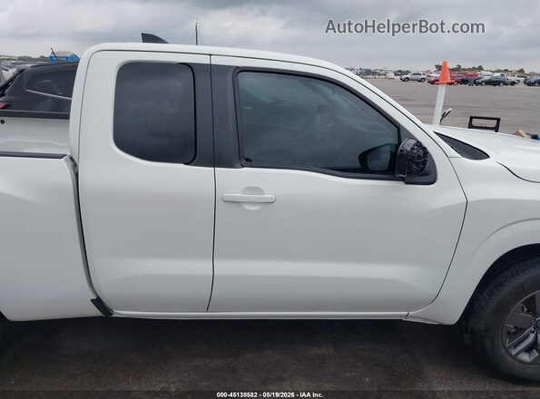 1N6ED1CL5SN601560 2025 NISSAN FRONTIER White Widok wnętrza z tyłu