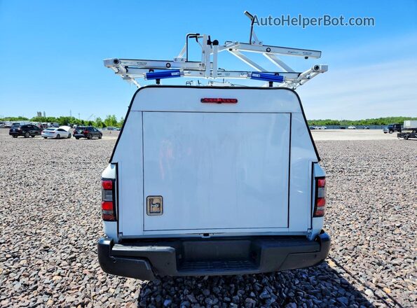 1N6ED1CM1RN616883 2024 NISSAN FRONTIER White Rear view
