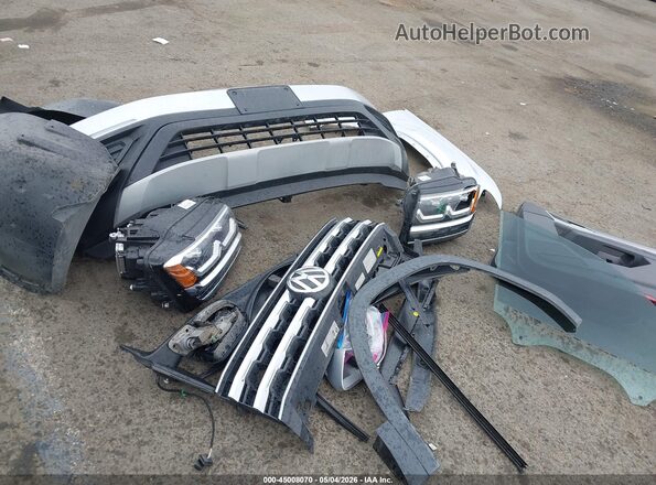 1V2AP2CA5JC542810 2018 VOLKSWAGEN ATLAS Silver 
