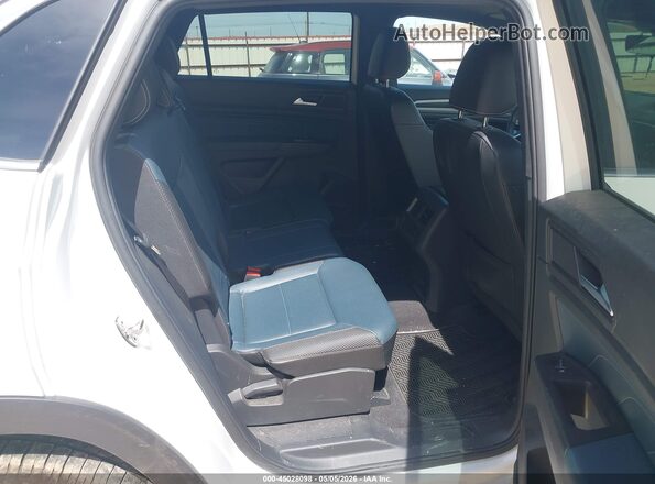 1V2BE2CA1PC218255 2023 VOLKSWAGEN ATLAS White VIN կոդի պիտակի տեսք