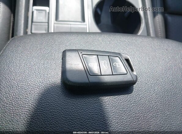 1V2CR2CA6JC565693 2018 VOLKSWAGEN ATLAS Silver Dashboard view