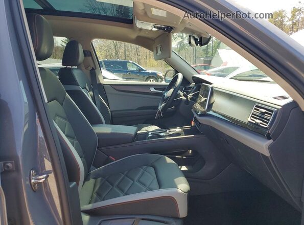 1V2CR2CA7SC540920 2025 VOLKSWAGEN ATLAS Gray Вид салону спереду