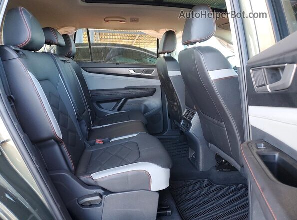 1V2CR2CAXSC572423 2025 VOLKSWAGEN ATLAS Green Вид задньої частини салону