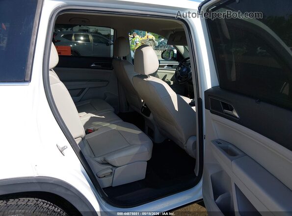 1V2DR2CA9JC526777 2018 VOLKSWAGEN ATLAS White VIN sticker view