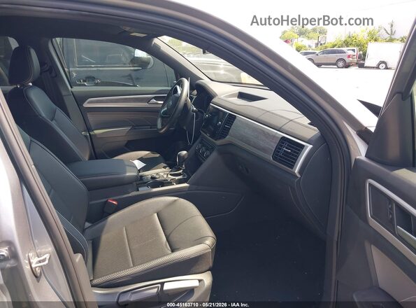 1V2HE2CA3PC202519 2023 VOLKSWAGEN ATLAS Silver Вид салону спереду
