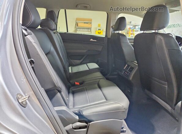 1V2HP2CA2MC553881 2021 VOLKSWAGEN ATLAS Silver Вид задньої частини салону