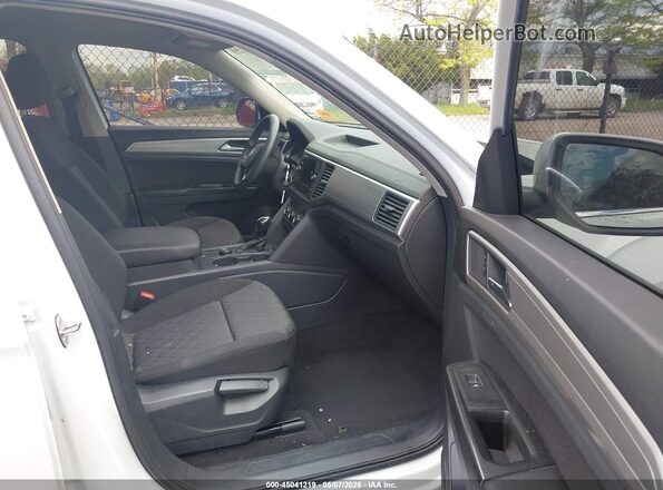 1V2HR2CA0JC513126 2018 VOLKSWAGEN ATLAS Белый Вид салона спереди