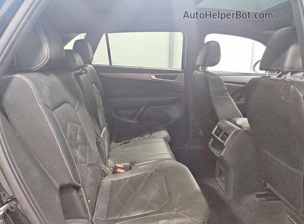 1V2JE2CA4RC200136 2024 VOLKSWAGEN ATLAS Black უკანა სალონის ხედი