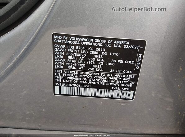 1V2JR2CA7PC533741 2023 VOLKSWAGEN ATLAS Silver Widok komory silnika